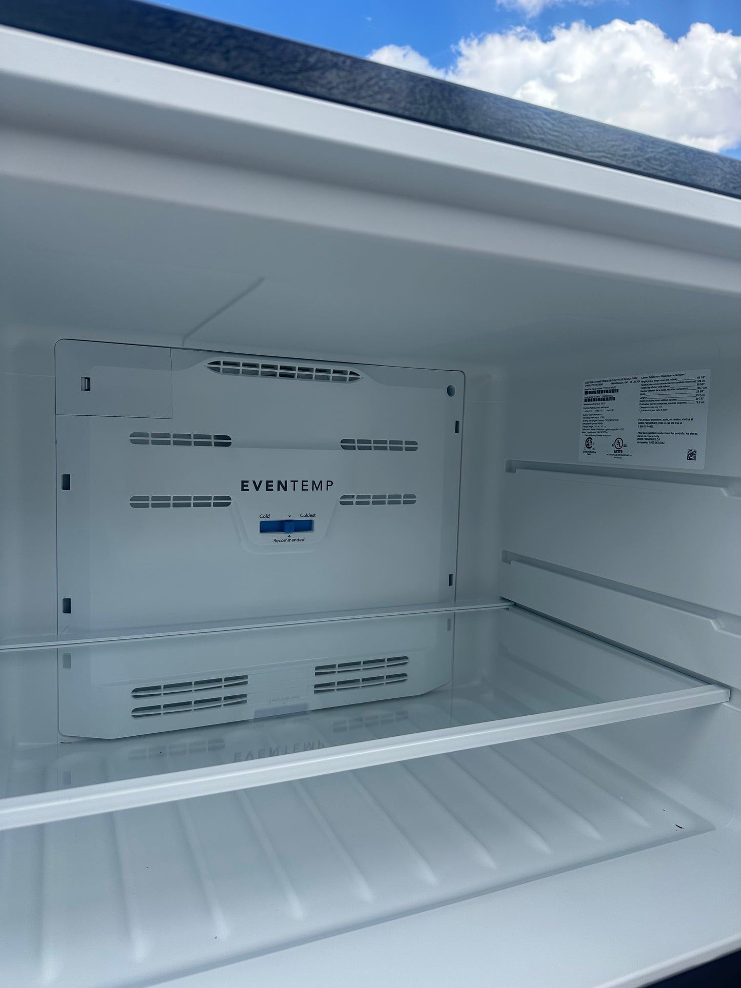 Frigidaire 18.3 cu ft Garage Ready Top Freezer and Refridgerator