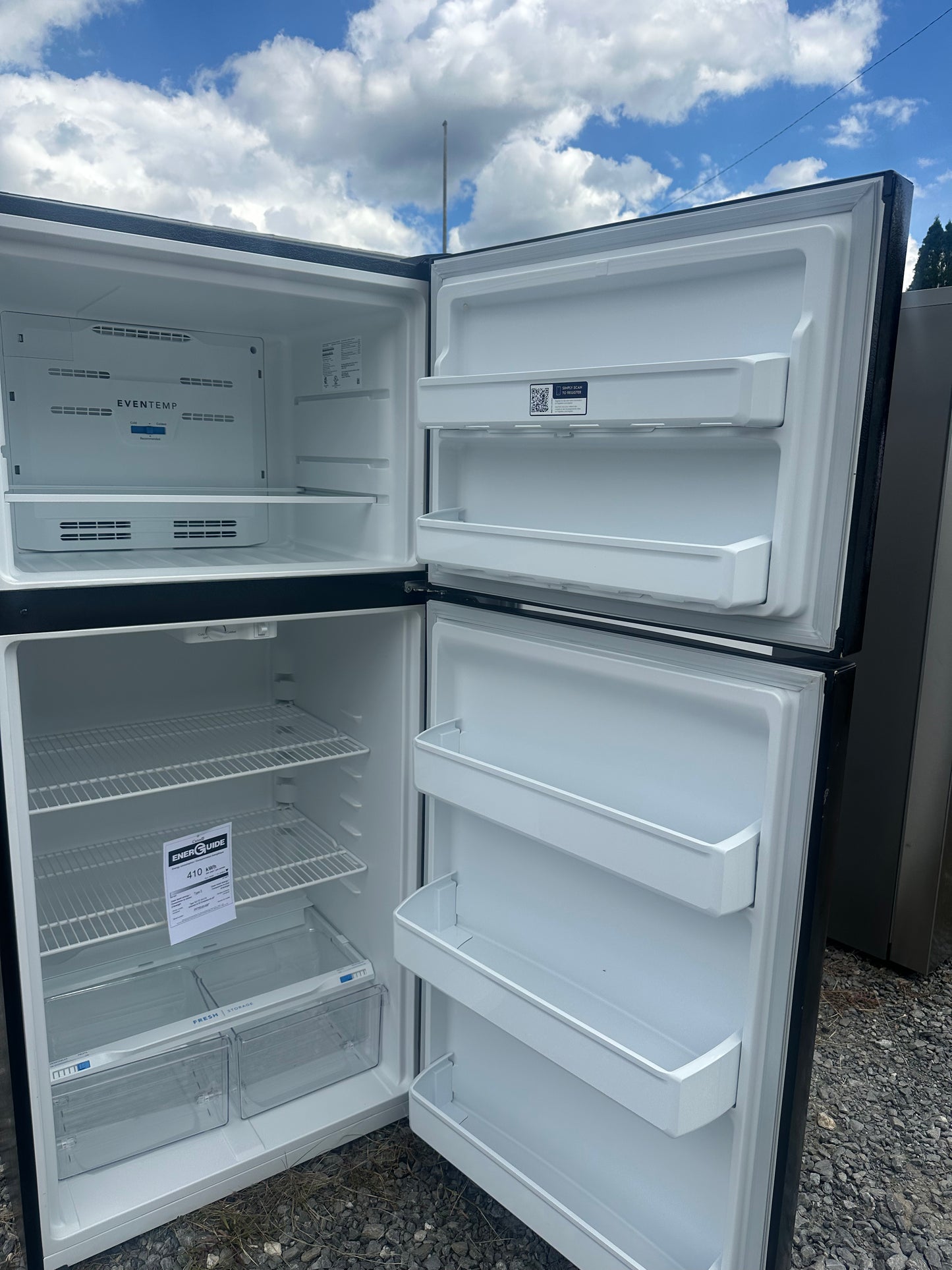 Frigidaire 18.3 cu ft Garage Ready Top Freezer and Refridgerator