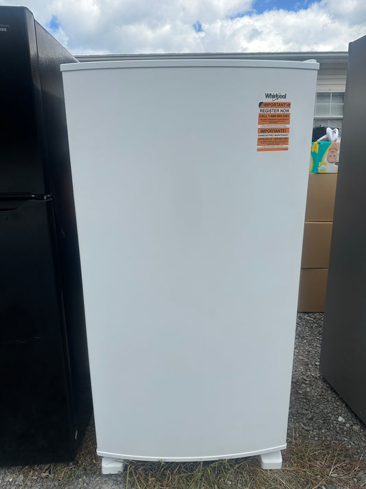 Whirlpool Full Size Frost Free Upright Freezer (White)