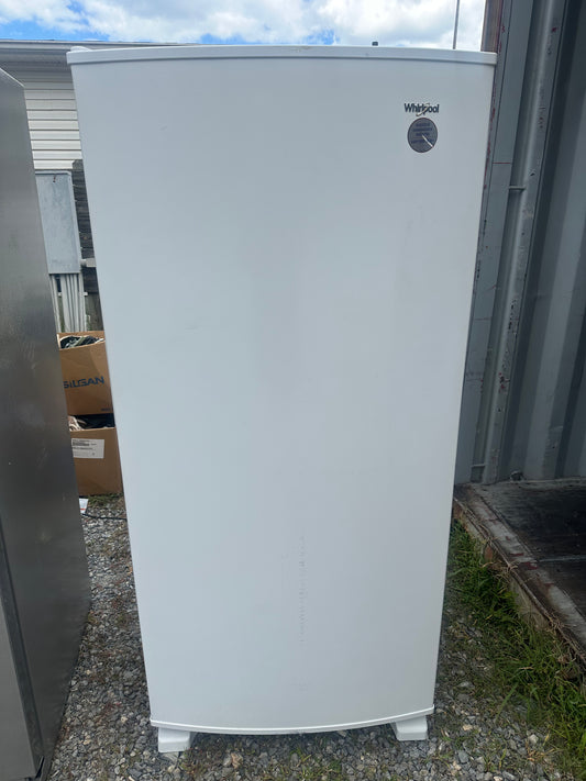 Whirlpool 15.7 cu ft Frost Free Upright Freezer (White)