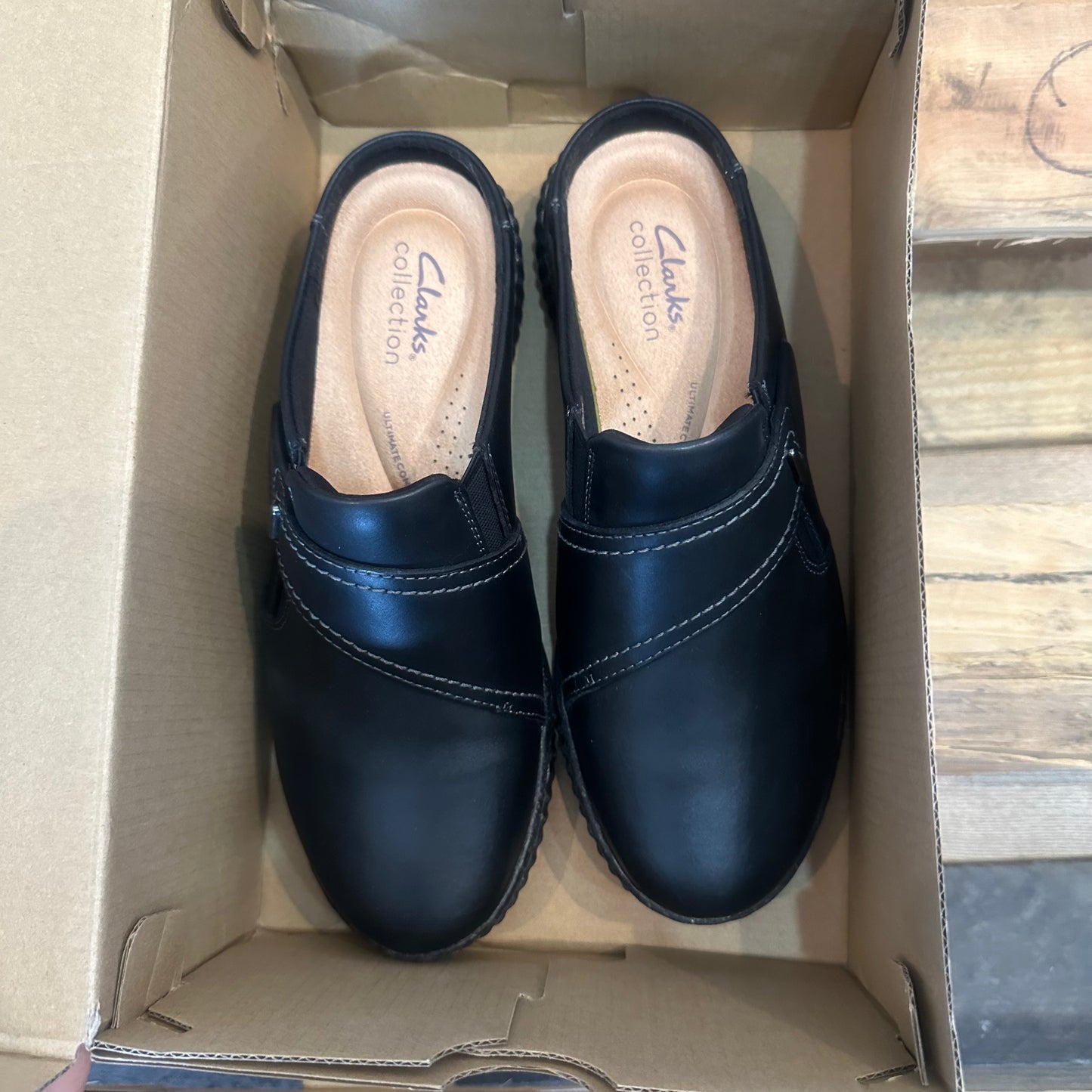 Clarks® Caroline Bay Women's Leather Slip-On Shoes