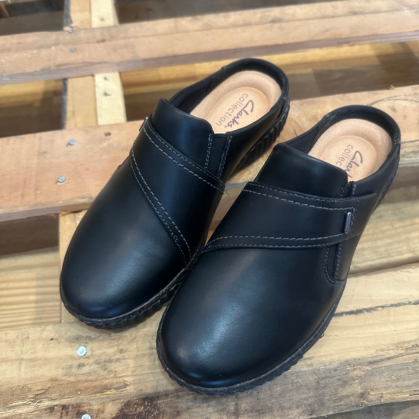 Clarks® Caroline Bay Women's Leather Slip-On Shoes