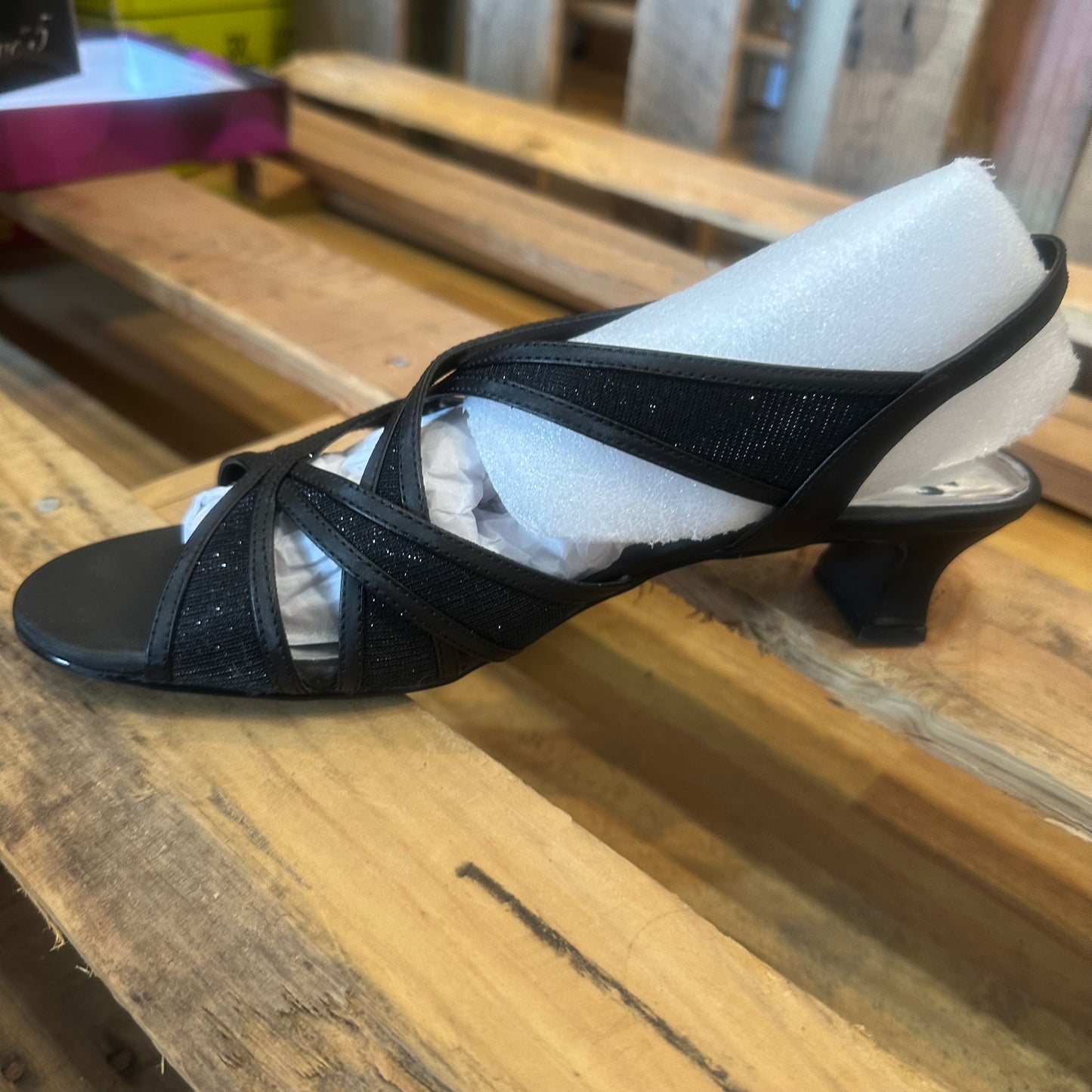 easy street tristen sandal