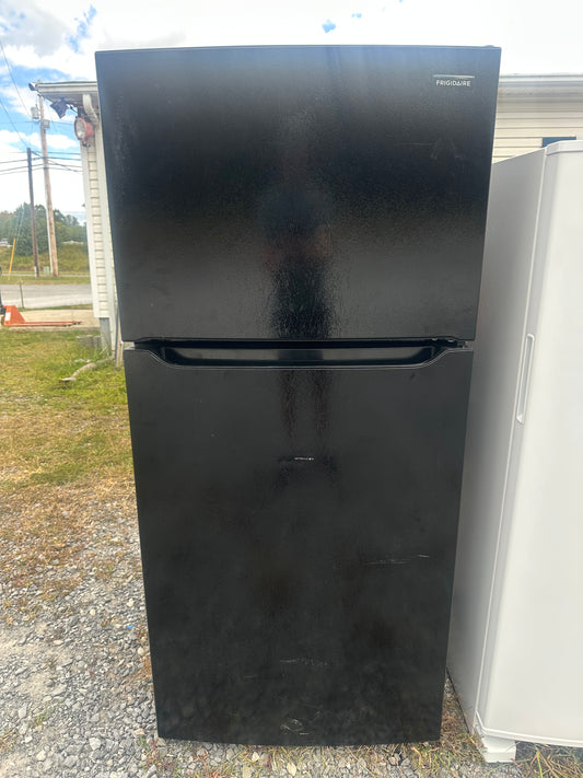 Frigidaire 18.3 cu ft Garage Ready Top Freezer and Refridgerator