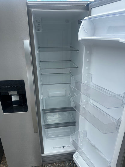 Whirlpool 24.6 cu ft Side by Side Full Size Fridge and Freezer with Ice Maker Finget Print Resistant