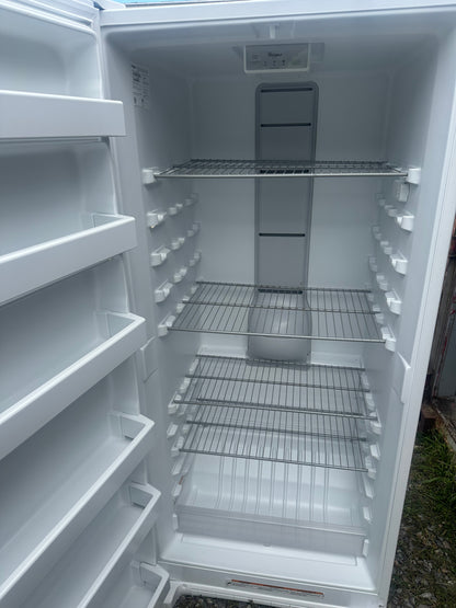 Whirlpool 15.7 cu ft Frost Free Upright Freezer (White)